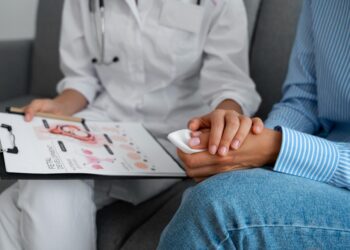 Diagnóstico de câncer: como cuidar da saúde emocional de pacientes e familiares